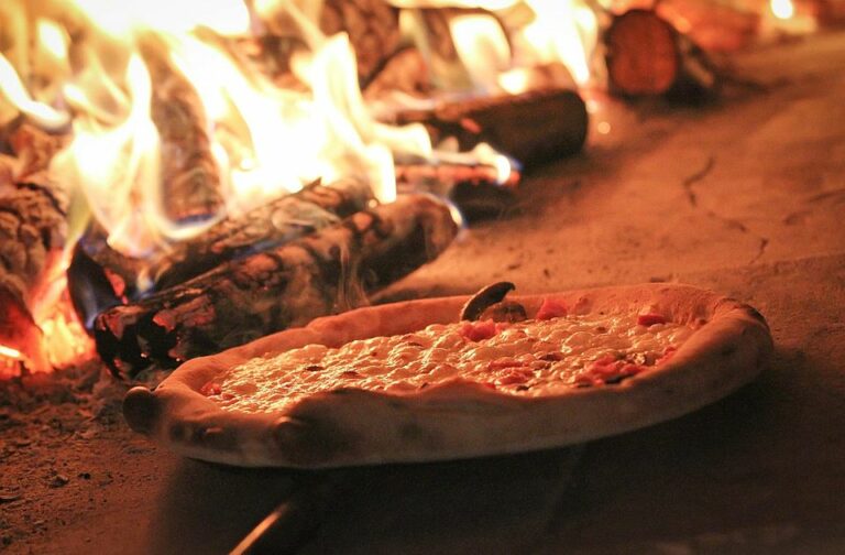 “To će ubiti picu”: New York zabranjuje peći na ugalj i drva u picerijama